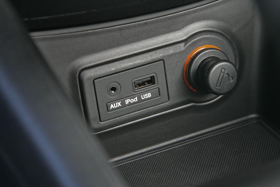  Kia Venga 2010 года  (фото 49 из 199)